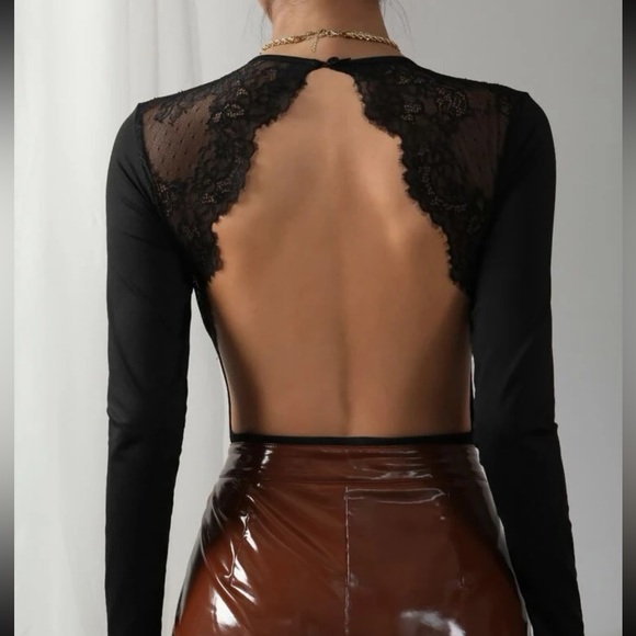 Back less lace bodysuit - Picture 2 of 3